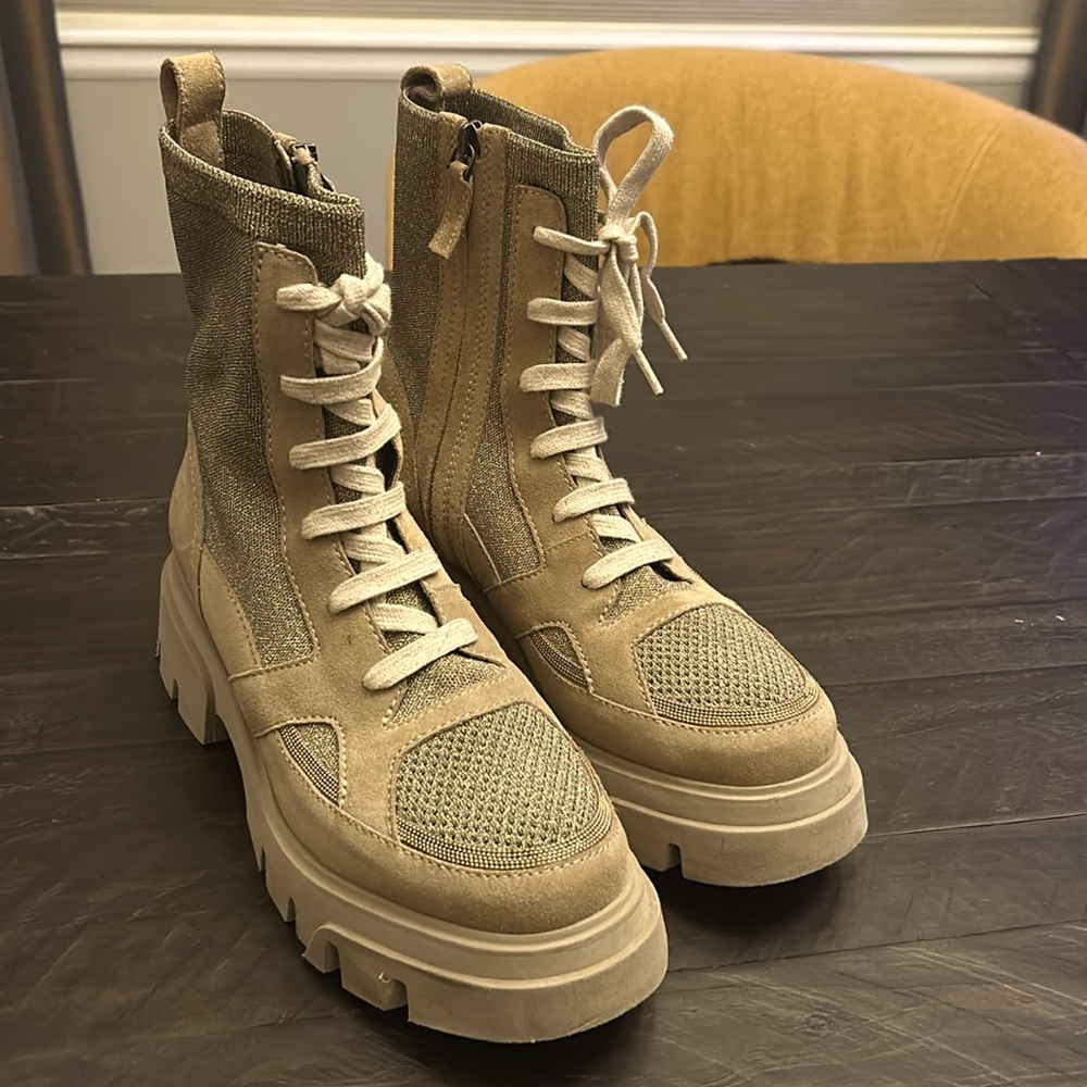 Brunello Cucinelli boots. Size 40.